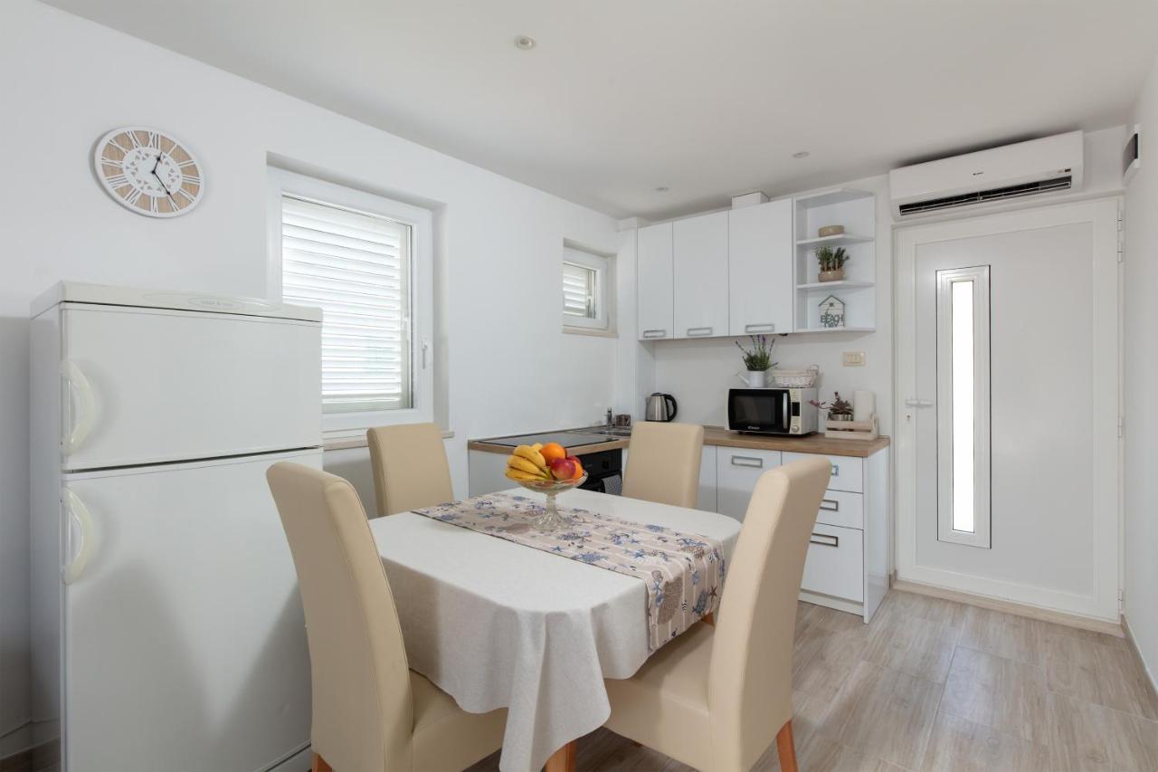 Seaview Apartment Sparkle Iskra - Povlja, Brac Повля Екстериор снимка